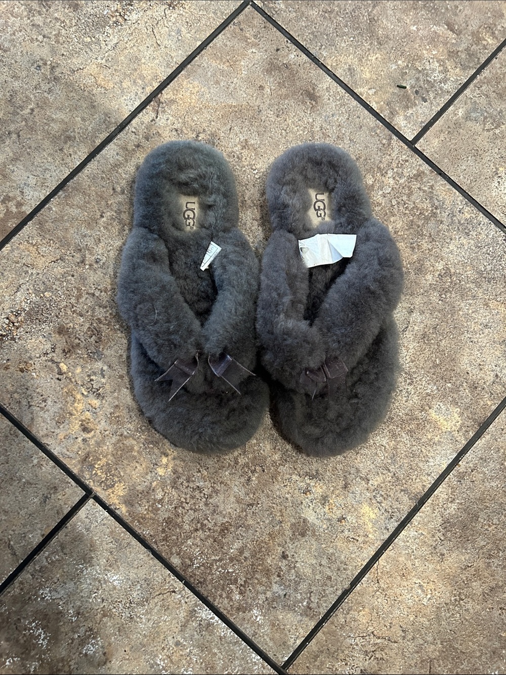 UGG Women's Fluff Flip Flop Shearling Slippers in Charcoal Gray
